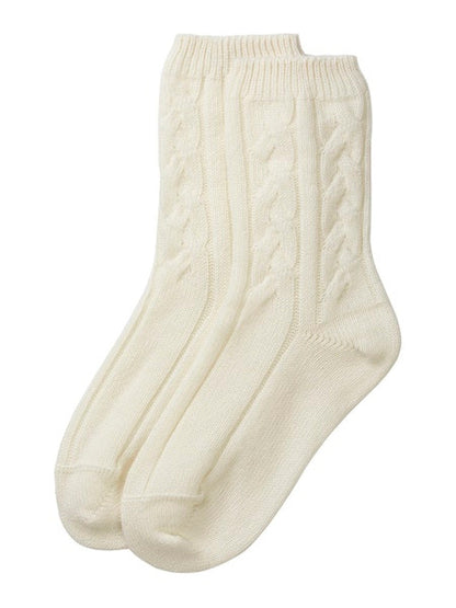 Johnstons of Elgin Women's Cashmere Cable Bed Socks in Ecru