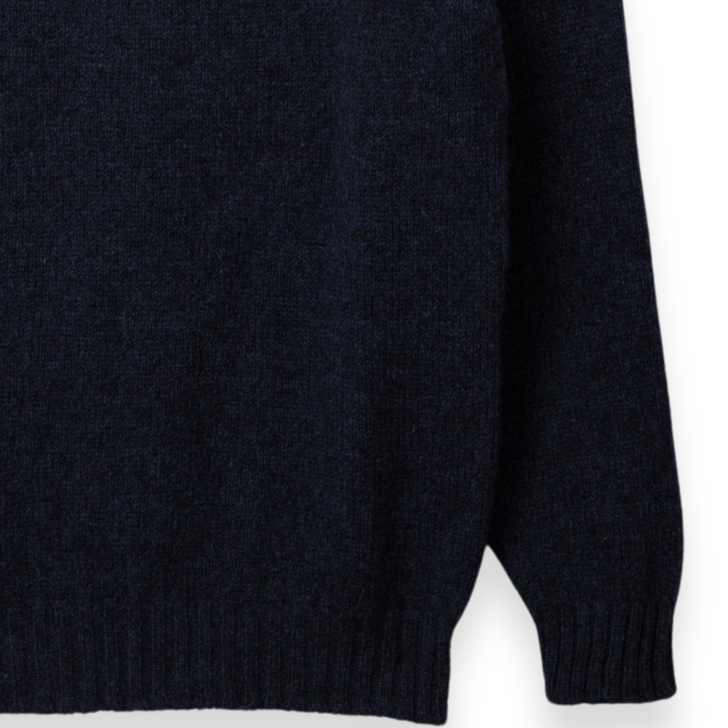 Men's Traditional Shetland Wool Crew Neck Sweater | Navy